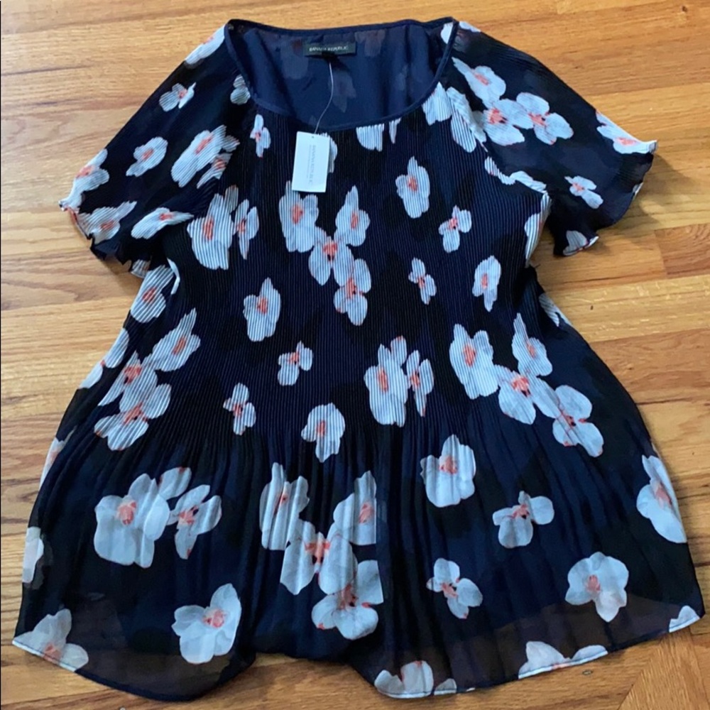 BANANA REPUBLIC - NWT ruffle top
